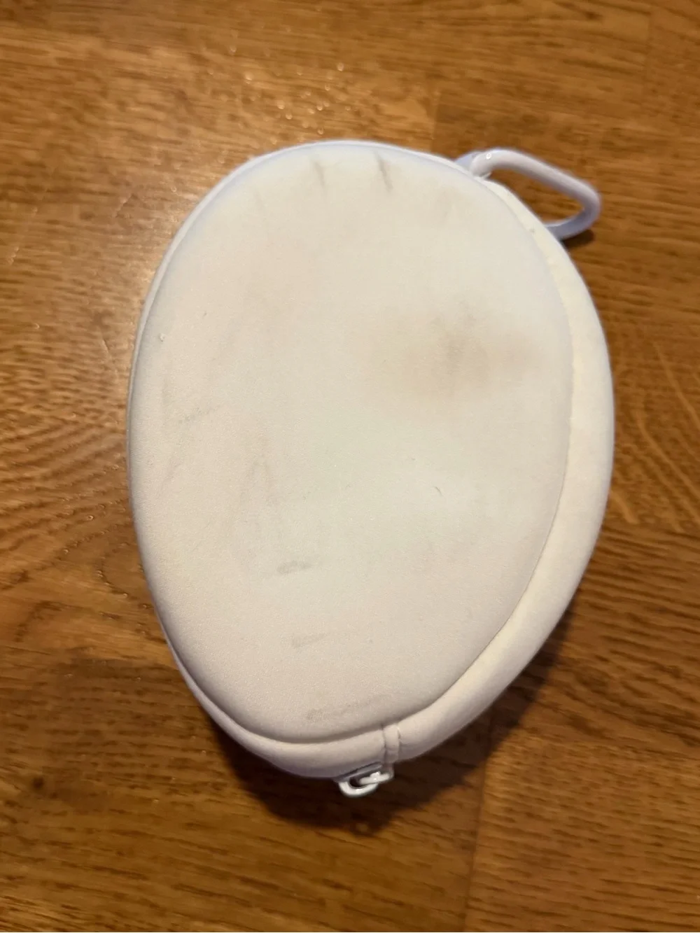 Beats Solo3 Wireless Headphones in Rose Gold - Picture 15 of 16